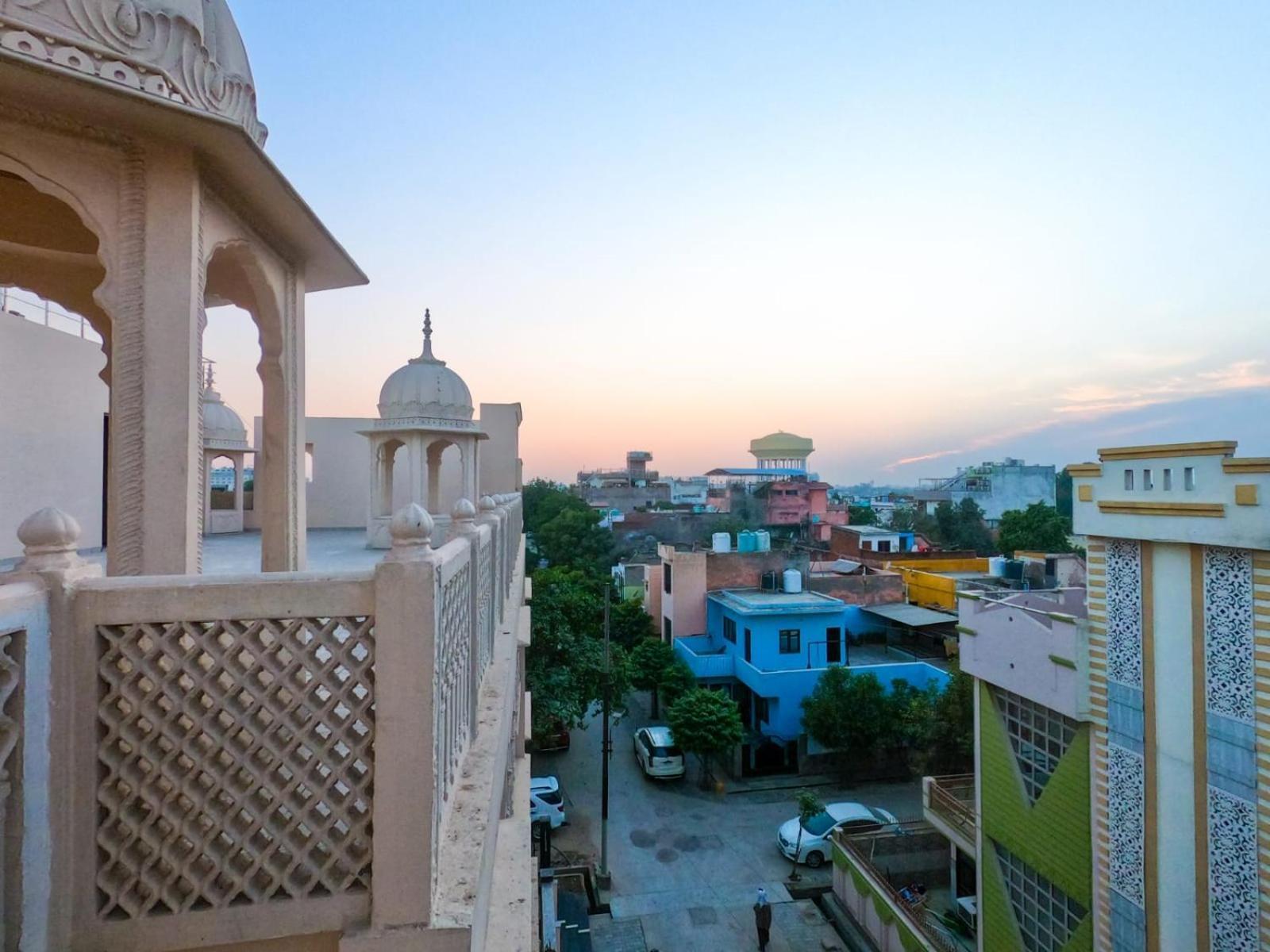 The Taj Vista Agra- Walking Distance To Taj Mahal Hotel Agra  Eksteriør billede