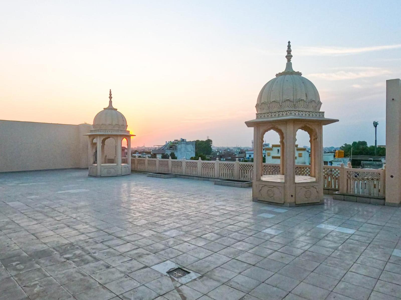 The Taj Vista Agra- Walking Distance To Taj Mahal Hotel Agra  Eksteriør billede