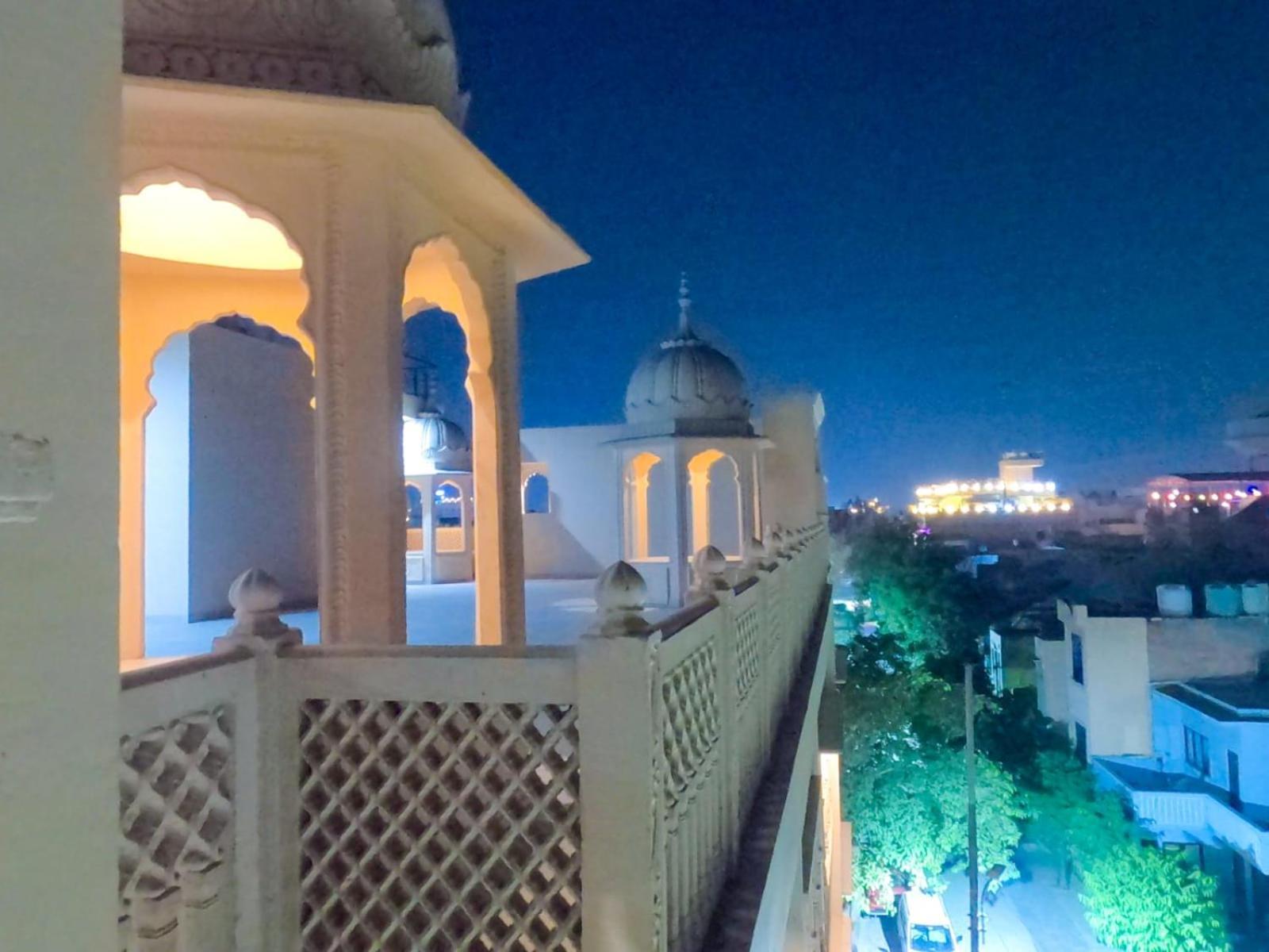 The Taj Vista Agra- Walking Distance To Taj Mahal Hotel Agra  Eksteriør billede